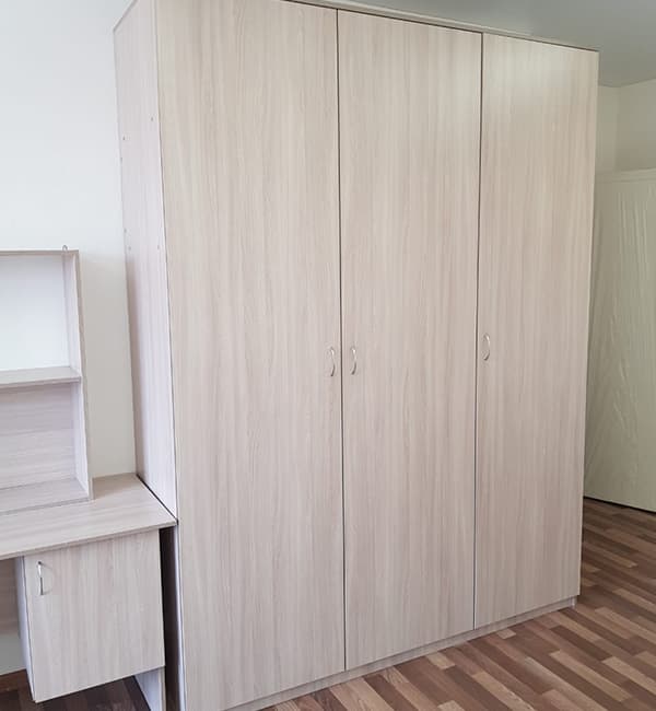 Шкаф в общежитие, с полками